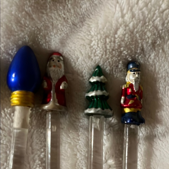 17 Christmas Themed Stir Sticks - Picture 9 of 9